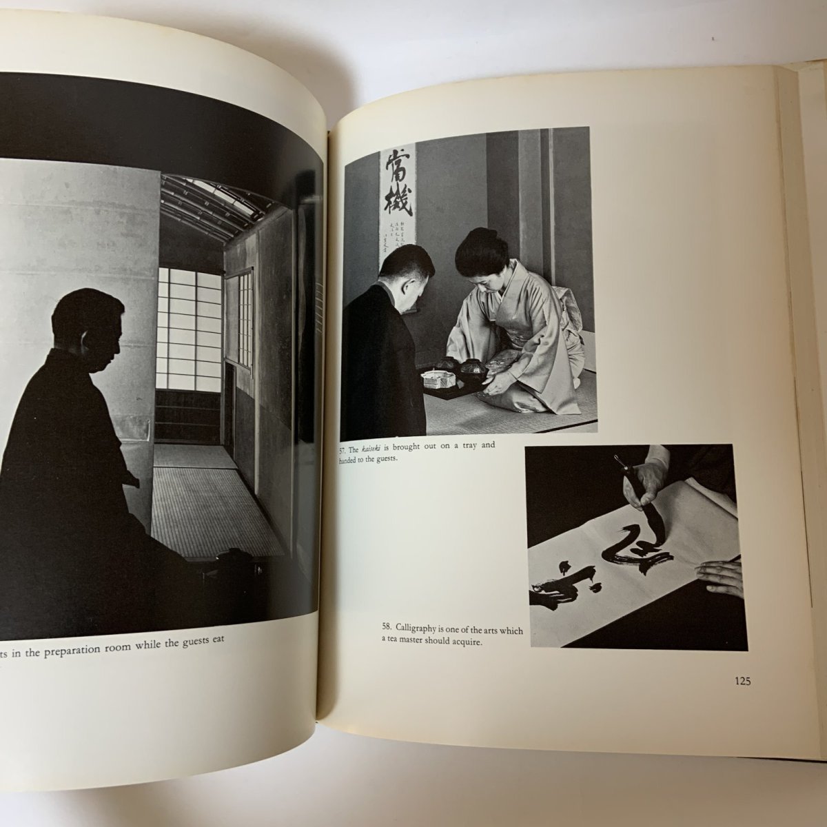 画像9: The TEA CEREMONY Sen'o Tanaka 茶の心 田中仙翁 1977年 昭和52年 講談社インターナショナル 茶道 茶道具 茶の湯 日本文化 英語  (9)